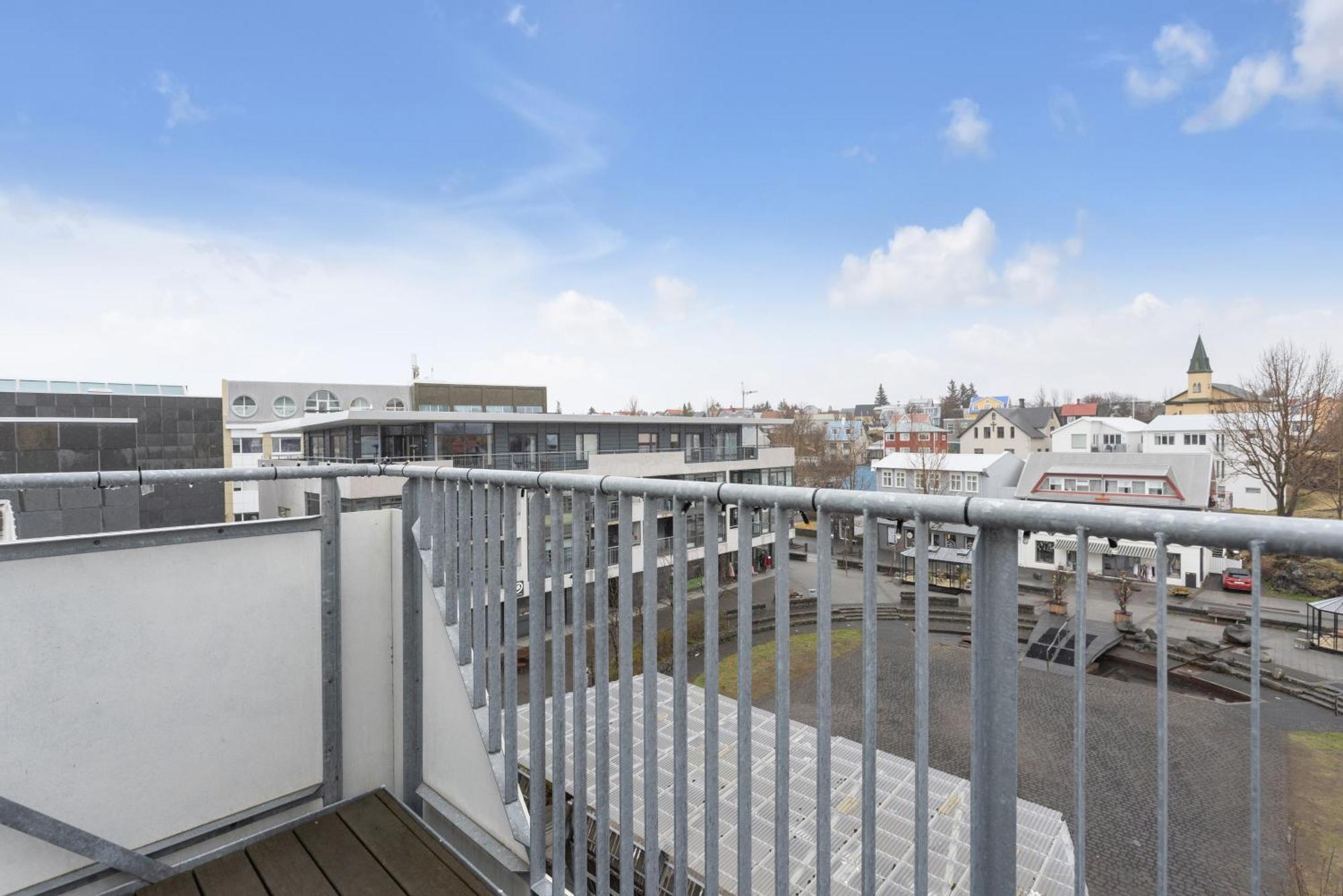 Thorsplan Luxury Apartment ハフナルフィヨルズゥル エクステリア 写真