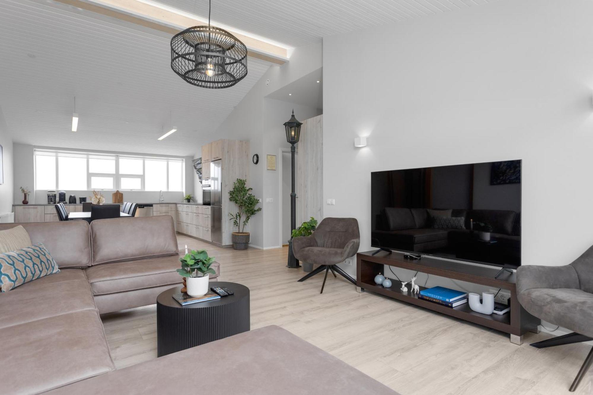 Thorsplan Luxury Apartment ハフナルフィヨルズゥル エクステリア 写真