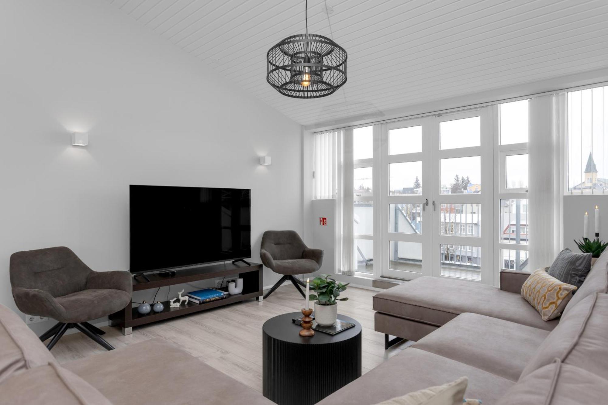 Thorsplan Luxury Apartment ハフナルフィヨルズゥル エクステリア 写真