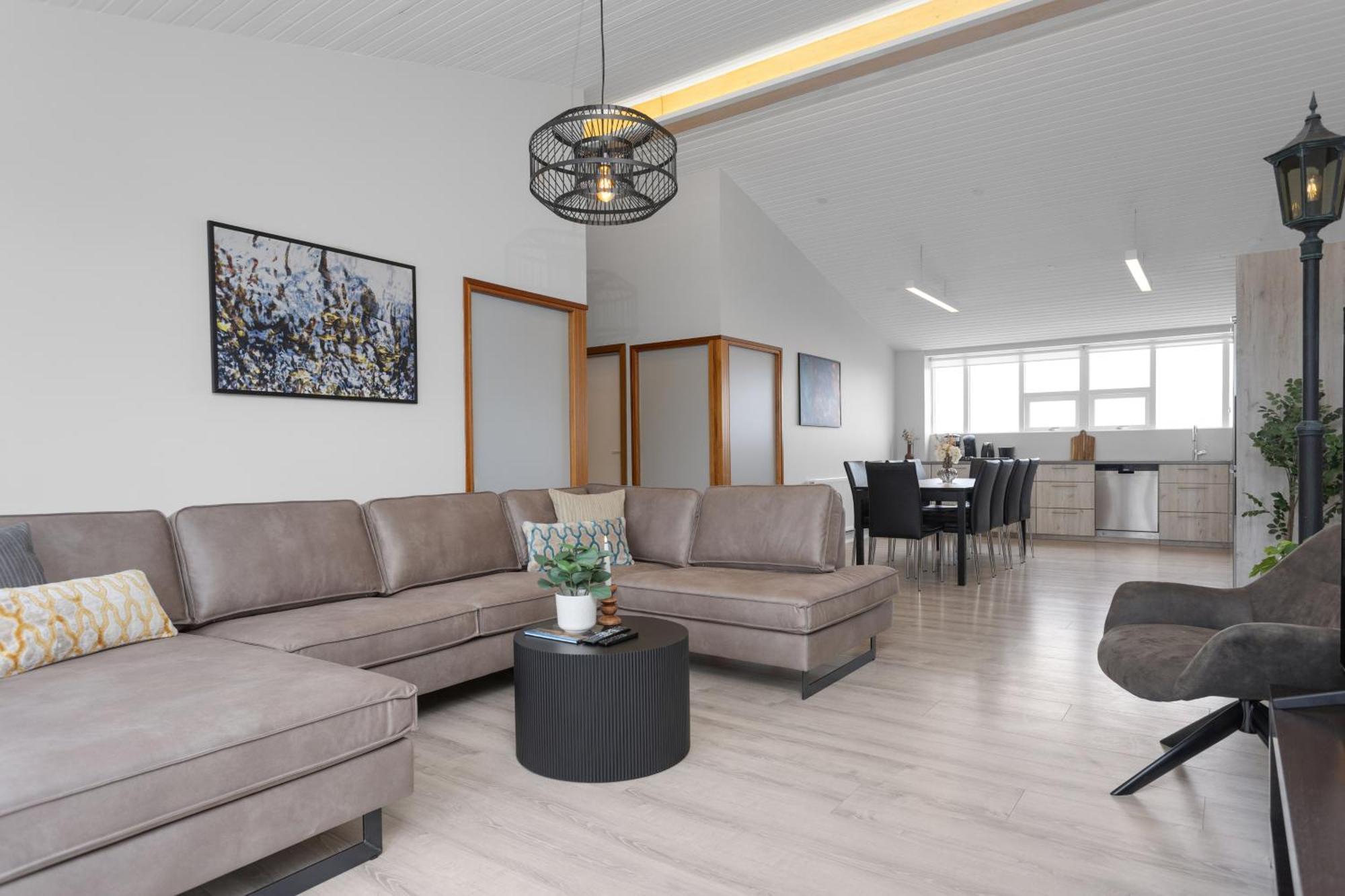 Thorsplan Luxury Apartment ハフナルフィヨルズゥル エクステリア 写真