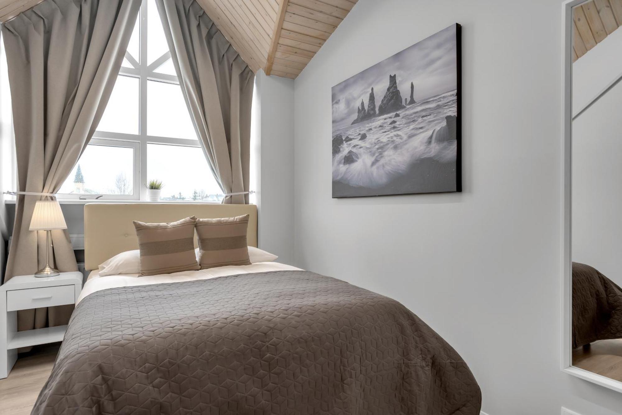 Thorsplan Luxury Apartment ハフナルフィヨルズゥル エクステリア 写真